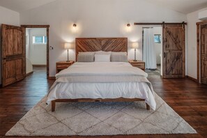 3 عدّة غرف نوم ومكتب ومكواة/لوح كي وواي فاي مجانًا