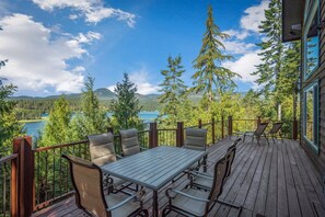 تناول الطعام بالخارج