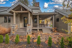 Exterior - Dover Bay Luxe Home w/ Private Hot Tub - Sleeps 12 (Dover)