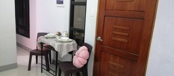 Rijhanels place - a four storey place with bath tub in penthouse