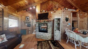 Living room - Snoozers Hollow 1 Bedroom Cabin by RedAwning (Sevierville)