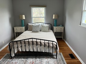3 bedrooms, iron/ironing board, free WiFi, bed sheets - Canandaigua Lakeside Retreat (Canandaigua)