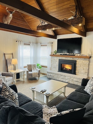 Smart TV, fireplace, DVD player, table football