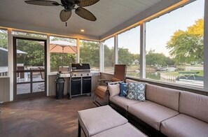 Terrace/patio - Escape Reality Docked on Sand Point (Pigeon)