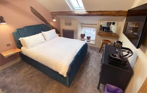 ห้องดีลักซ์ดับเบิล | 1 ห้องนอน, เครื่องนอนระดับพรีเมียม, มินิบาร์ฟรี, โต๊ะทำงาน