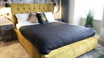 Deluxe Double Room | Premium bedding, free minibar, desk, laptop workspace
