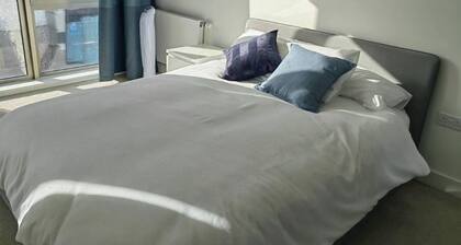 Lovely & Modern 2 bed very close to Canary Wharf