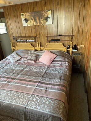 3 bedrooms, free WiFi, bed sheets