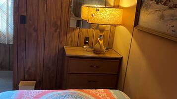 3 bedrooms, travel crib, free WiFi, bed sheets