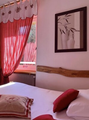 Habitación básica doble | 1 dormitorio y wifi gratis