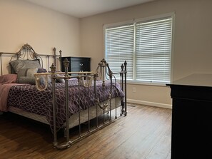 2 Schlafzimmer, Schreibtisch, kostenloses WLAN, Bettwäsche