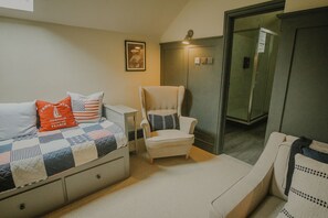 4 Schlafzimmer, Bügeleisen/Bügelbrett, kostenloses WLAN, Bettwäsche