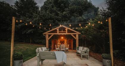 Rural Holiday Cottage With Log Burner