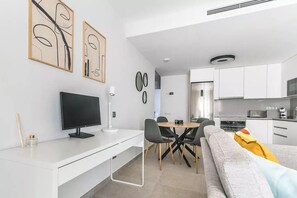 Unclassified image, 4 of 20, button