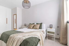 2 chambres, bureau, fer et planche à repasser, Wi-Fi gratuit