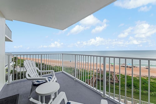 Updated Oceanfront Condo! Come and Relax by the Sea!