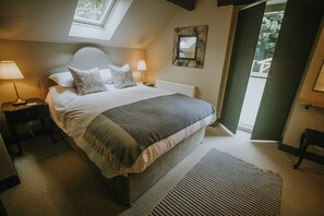 2 bedrooms, iron/ironing board, travel crib, free WiFi - Luxury Rural Holiday Cottage With Log Burner (Buxton)