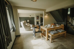 Interior - Luxury Rural Holiday Cottage With Log Burner (Buxton)
