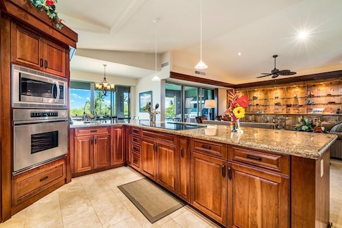 Stunning, spacious home with VIP access to private Mauna Lani Beach Club!