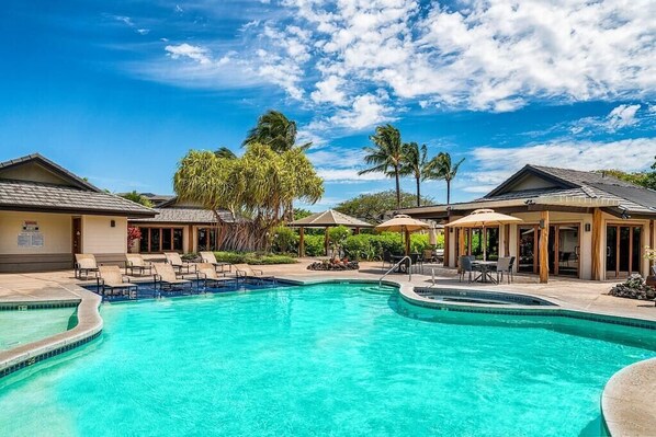 A heated pool - Stunning, spacious home with VIP access to private Mauna Lani Beach Club!   (Waimea)