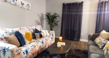 gorgrous townhome in highly sought after area of Sandy Springs