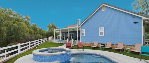 Ranch house/pool and spa/minutes to wineries/Watch hot balloon