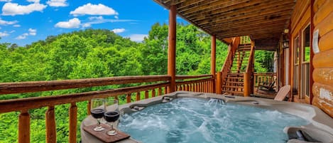 Tina de hidromasaje al aire libre