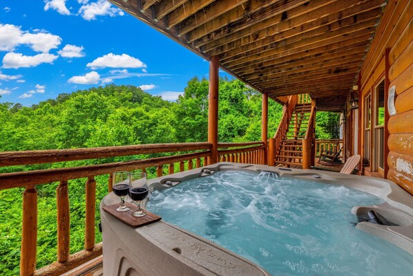 Outdoor spa tub