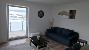 Smart TV - villa with panoramic view (Oberwang)