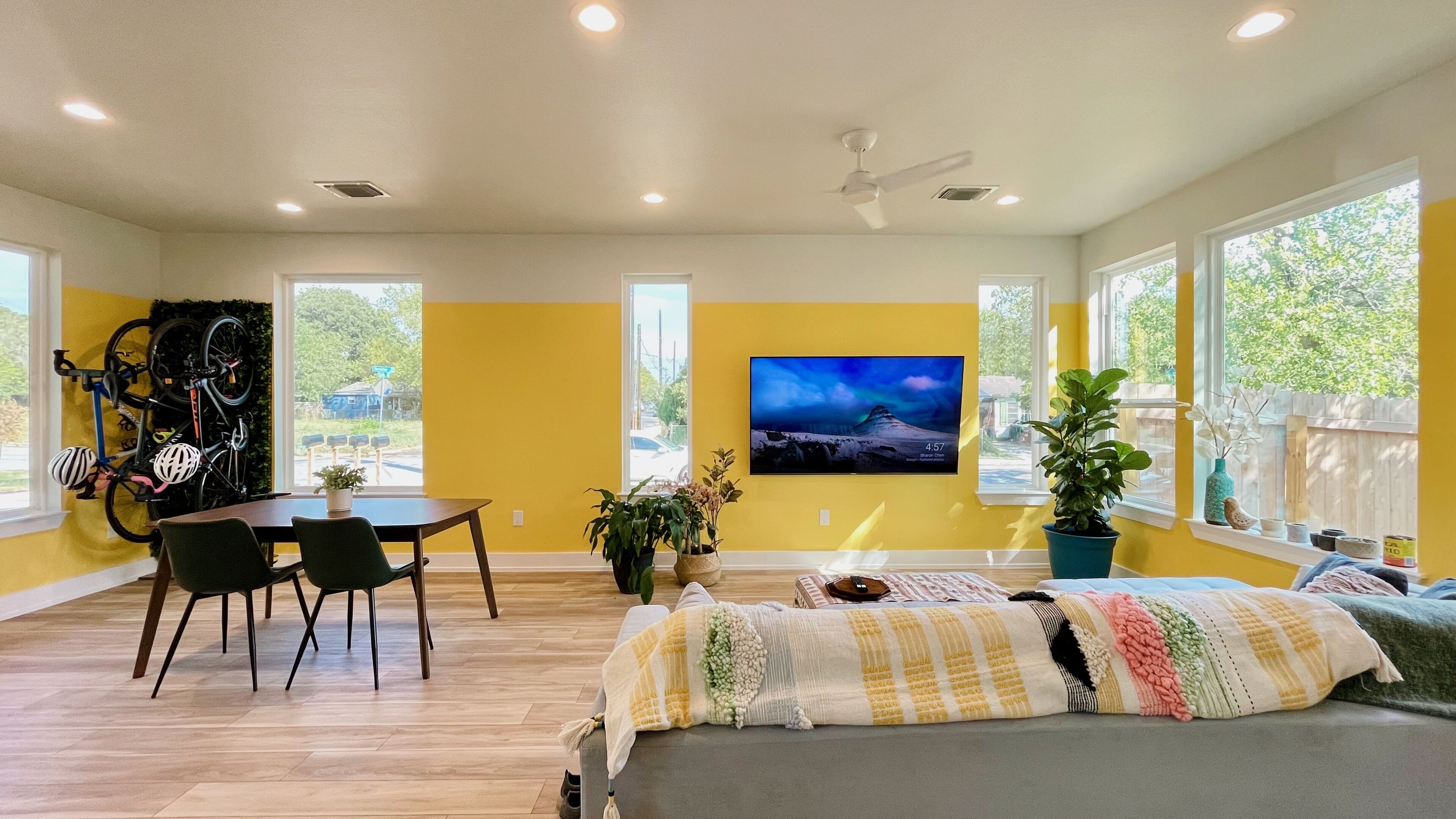 Simple vacation home near DT, COTA, Roy G Park