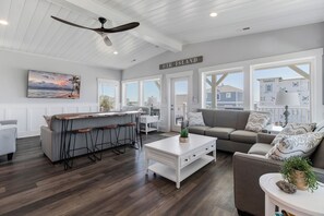 Smart TV, libros y impresora 