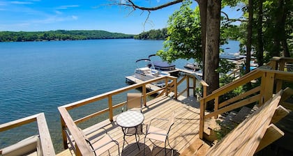 Fun Getaway Lakehouse in the Hudson Valley