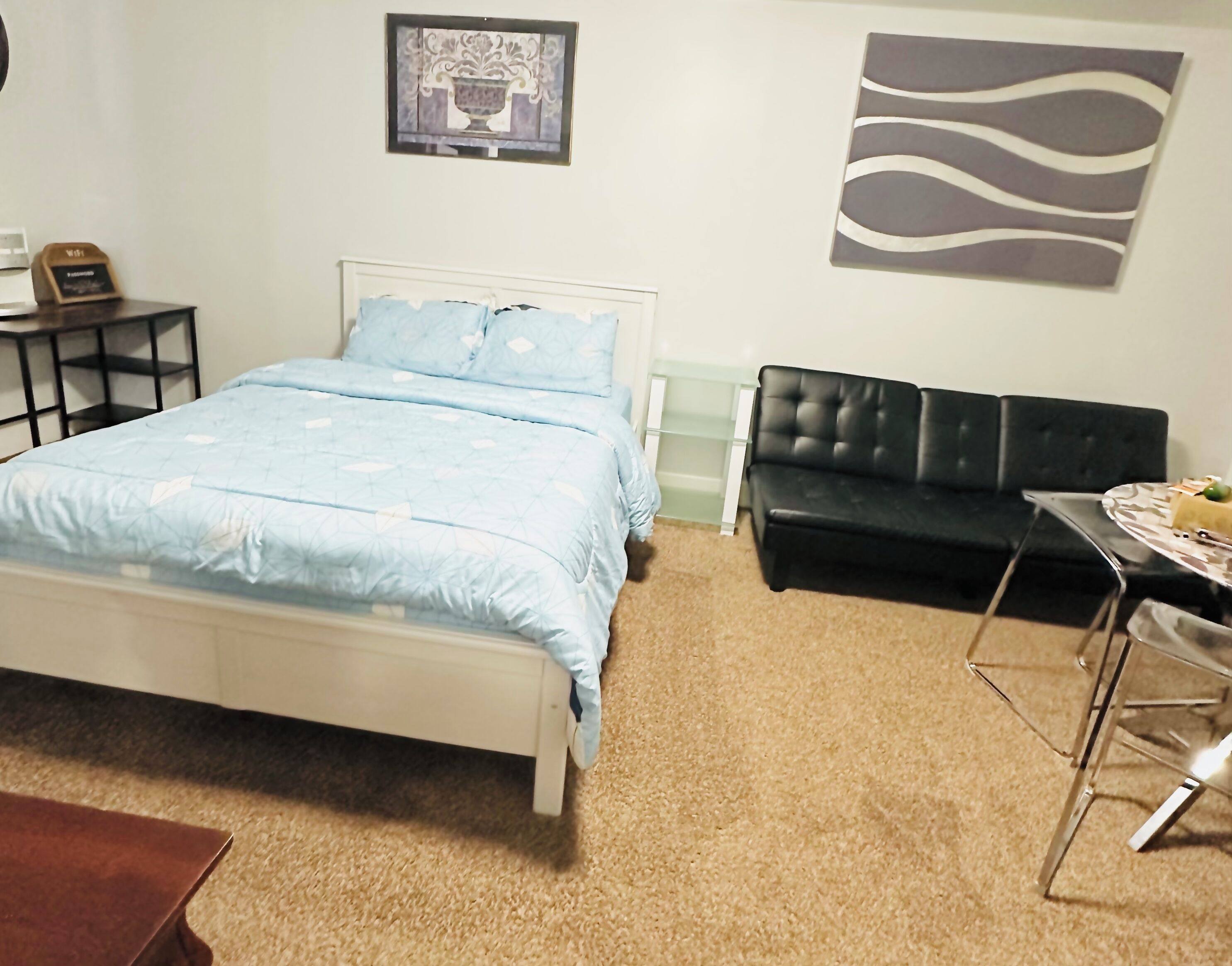 1 dormitorio, escritorio, tabla de planchar con plancha y wifi gratis