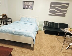 1 bedroom, desk, iron/ironing board, free WiFi