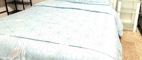 1 habitación, escritorio, tabla de planchar con plancha y wifi gratis