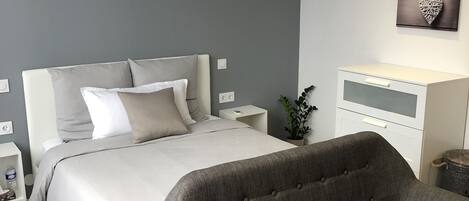 1 chambre, chambres insonorisées, draps fournis