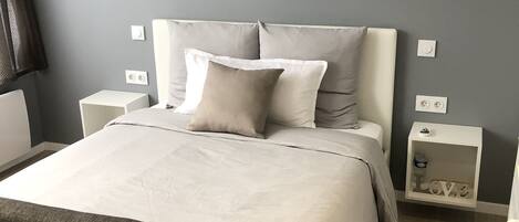 1 bedroom, soundproofing, bed sheets