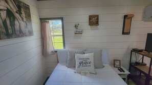 1 Schlafzimmer, Reisekinderbett, kostenloses WLAN, Bettwäsche