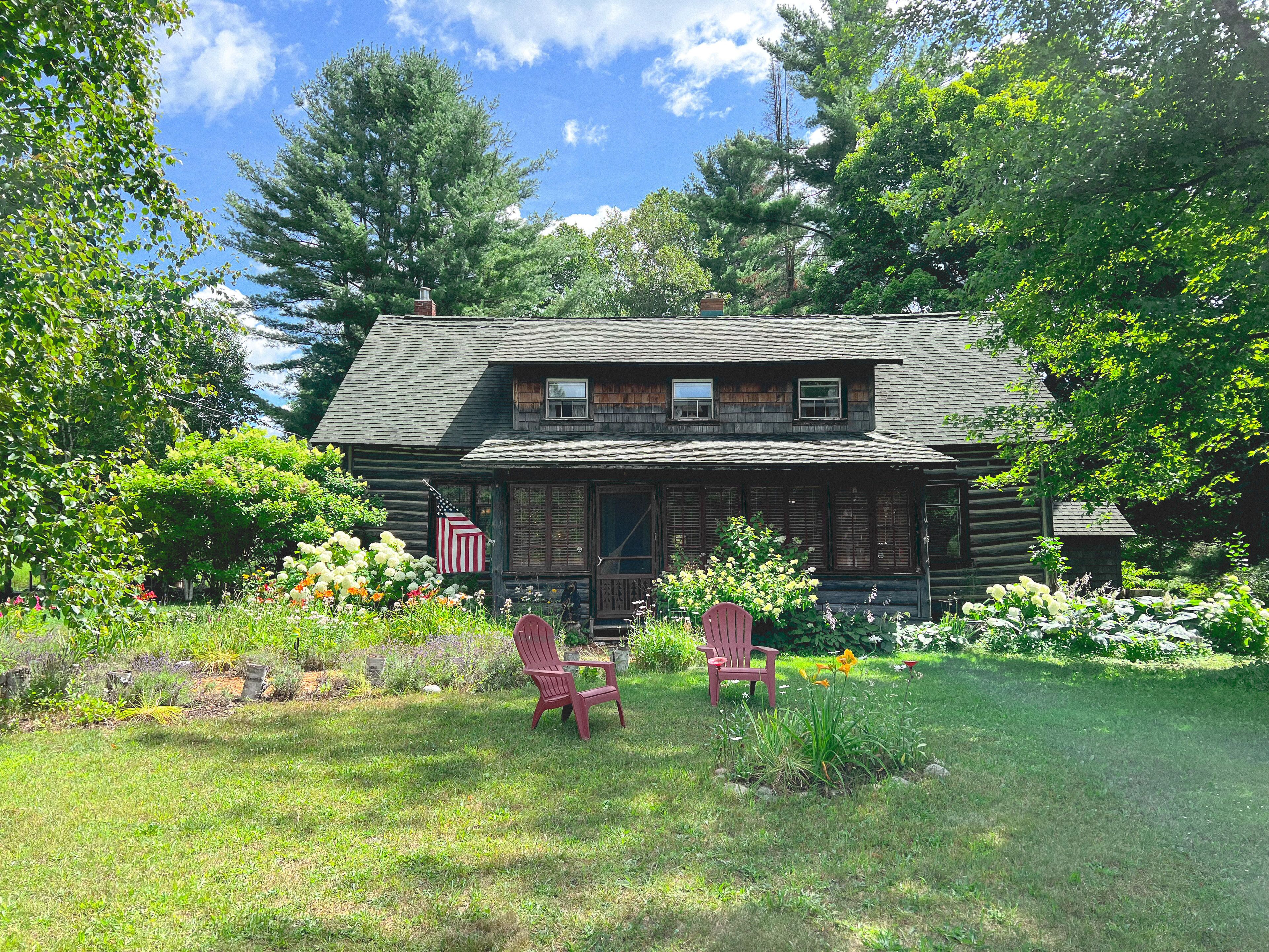 NEW! Log cabin retreat w/ modern updates sleeps 14