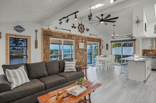 Gulf-Front Oasis | Stunning Sunsets + Nature Views & Peaceful Old Florida Charm