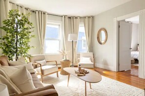 Smart TV, computer monitors - Pet-Friendly 2BR+Office in BOS near Beach & Parks (Boston)