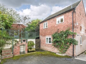 Exterior - The Corn House -UK41271 (Hook-a-Gate, near Shrewsbury)