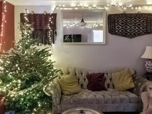 Living area - 4 bedroom accommodation in Whitby (Whitby)