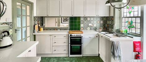 Lave-vaisselle, chaise haute