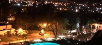 House with beautiful views, at the foot of the hill