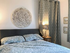 2 bedrooms, free WiFi, bed sheets - 2 bedroom accommodation in Girvan (Girvan)