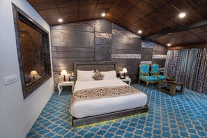 Premium Delight | In-room safe, desk, laptop workspace, iron/ironing board - Hotel Snowland Srinagar (Srinagar)