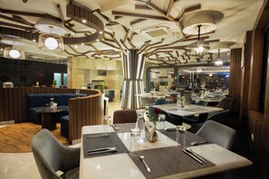 Restaurant - Hotel Snowland Srinagar (Srinagar)