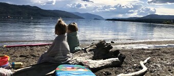 Shuswap Sea Can & Buoy Bar, Holiday Trailer, HOT TUB & Buoy!