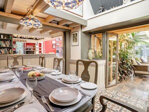 Dining - Pistyll Bach - UK41212 (Capel Isaac)